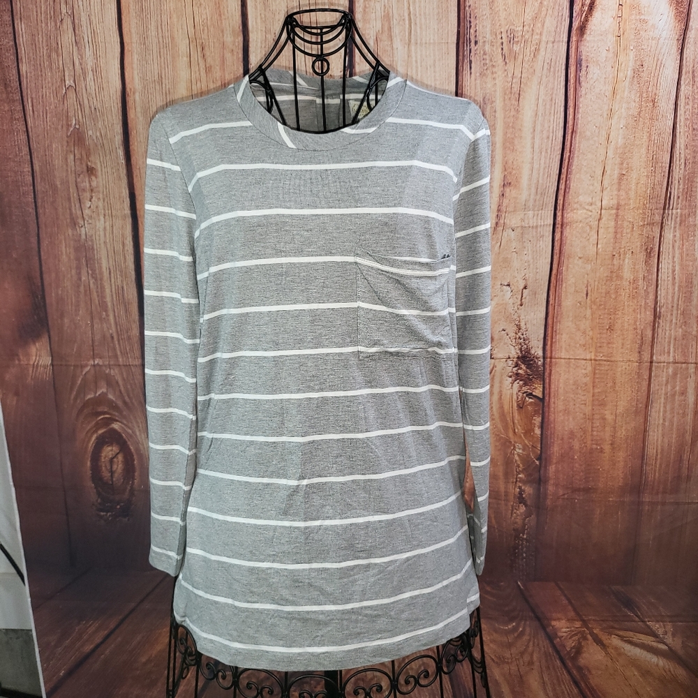 😎2 for 30. NWT-MudPie Long Sleeved Summer T Shirt